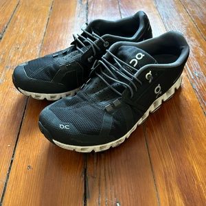 On Cloud Running Shoes W8.5